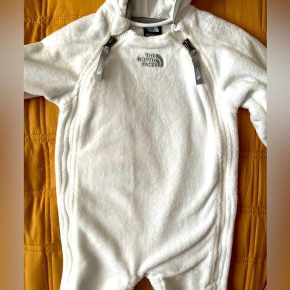 The North Face Infant White Buttery Fleece One Piece Coat Suit - white- 6-12 M - Picture 4 of 11